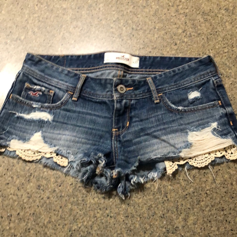 Hollister cut offs - great condition